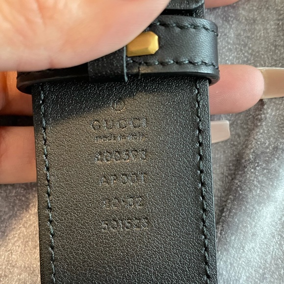 GUCCI Wide leather belt with Double G buckle - Picture 5 of 10